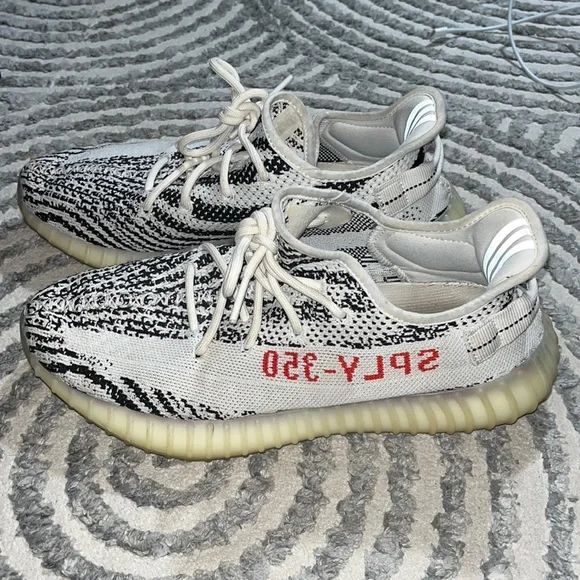 YEEZY 350 ZEBRA - Picture 3 of 9